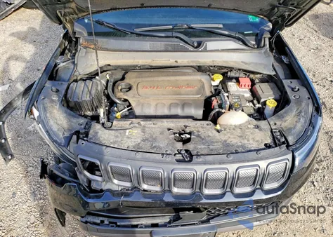 2022 Jeep Compass Trailhawk z USA, uszkodzony, nr VIN 3C4NJDDB8NT117289